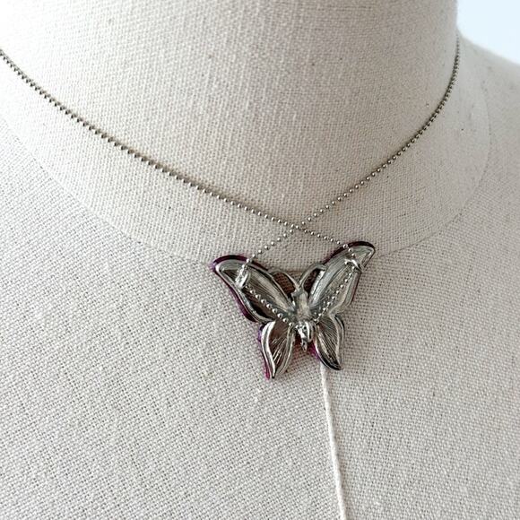 Silver Tone Chain Purple Faux Mother Of Pearl Deco Butterfly Pendant Necklace - Picture 3 of 6